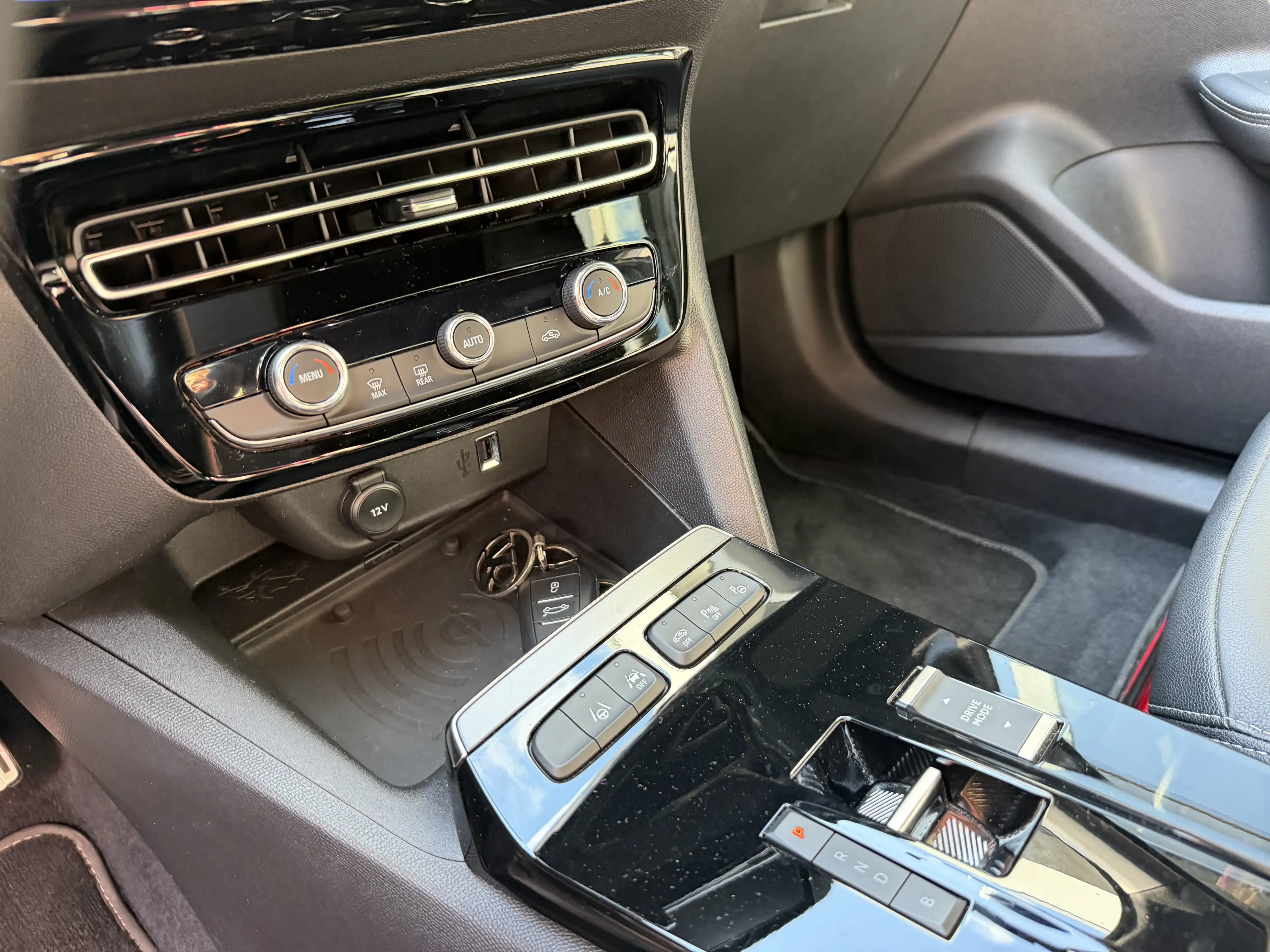 Opel Mokka-E ULTIMATE 50KWH 136PK 100KW ELEKTRISCH — photo 6