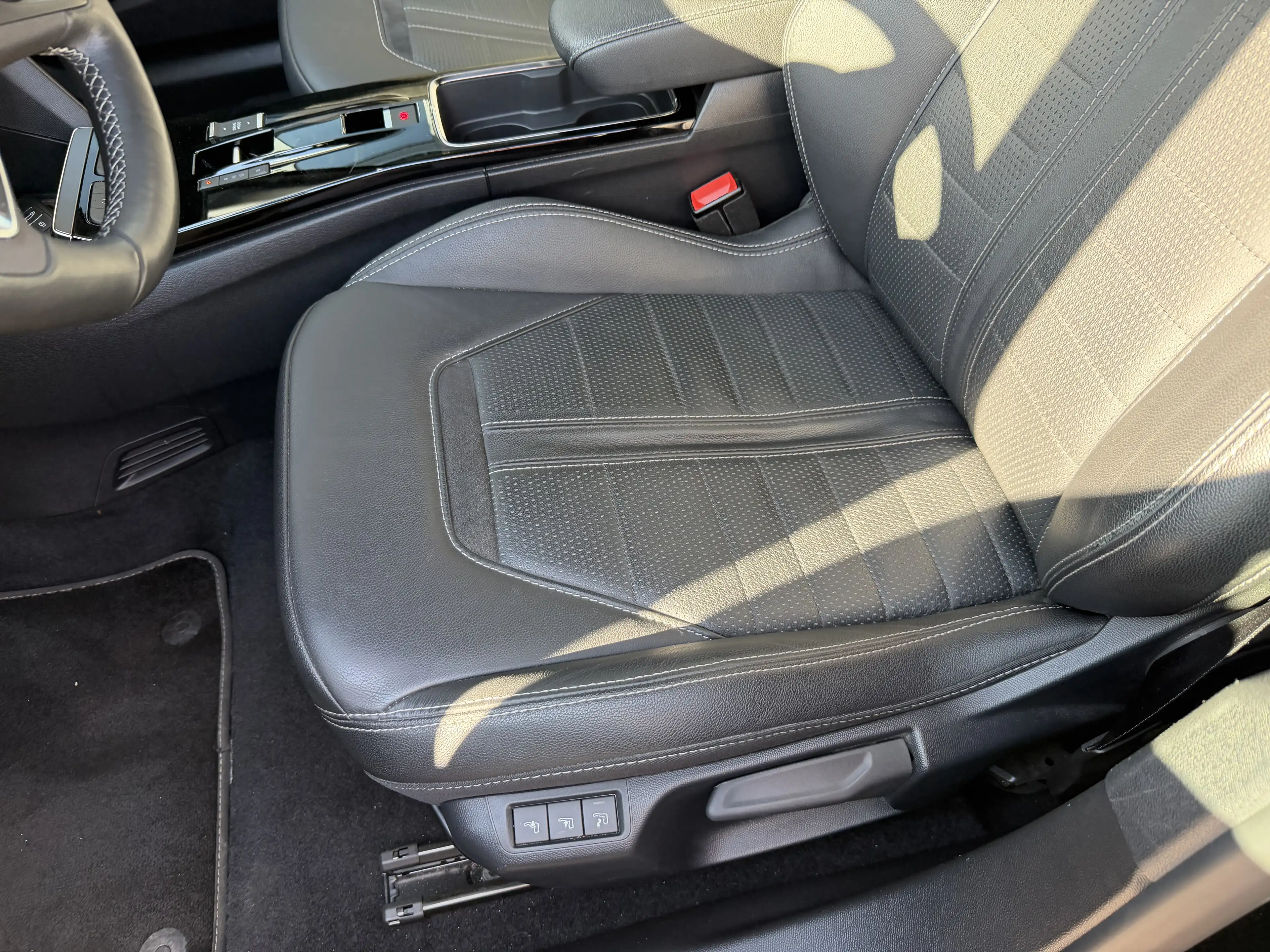 Opel Mokka-E ULTIMATE 50KWH 136PK 100KW ELEKTRISCH — photo 4