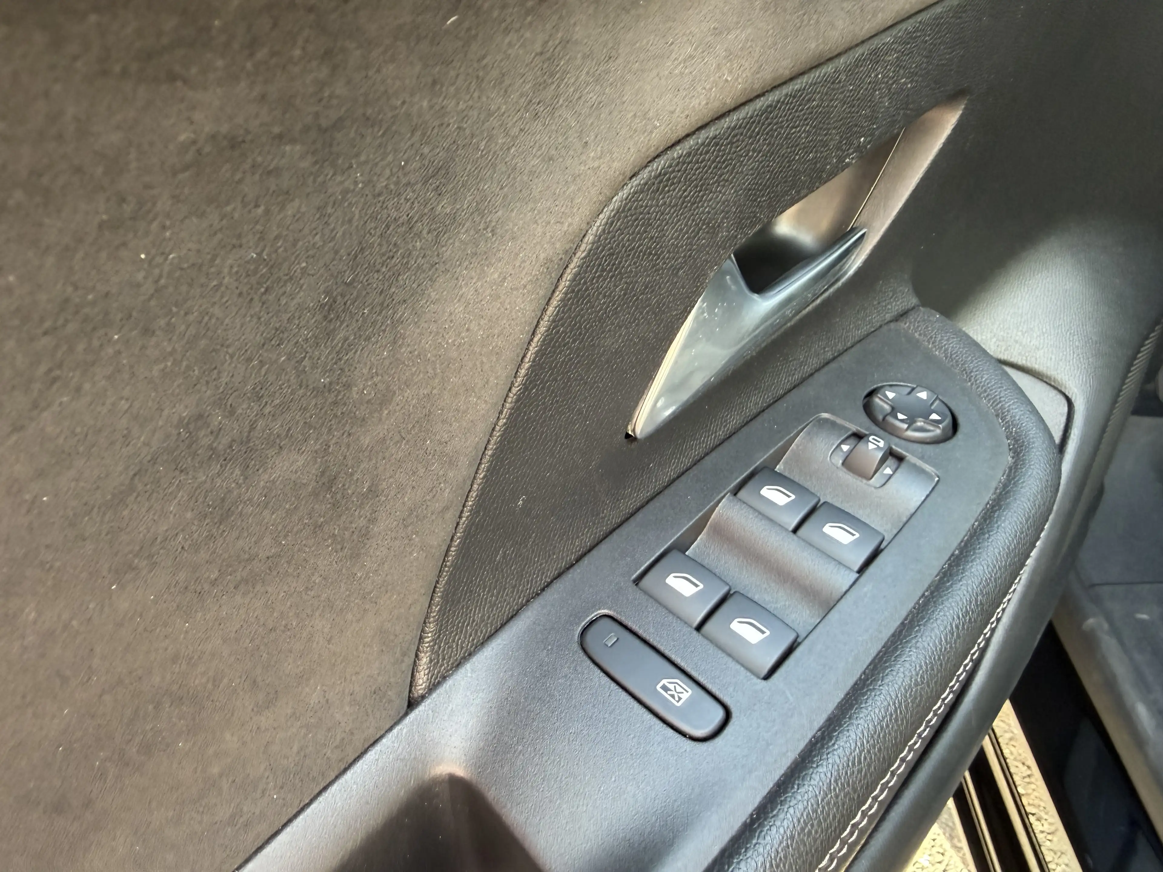 Opel Mokka-E ULTIMATE 50KWH 136PK 100KW ELEKTRISCH — photo 8