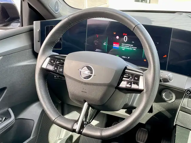 Opel Astra view 12