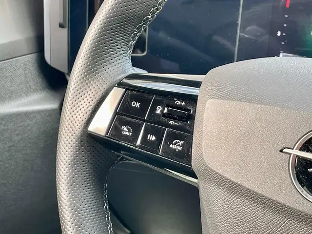 Opel Astra view 13