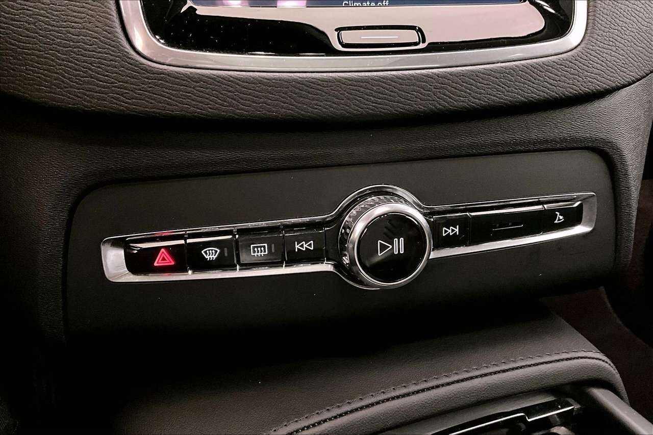 2024 Volvo XC90 CORE BRIGHT PHEV - CLIMATE - PANORAMIC SUNROOF / P thumb 24