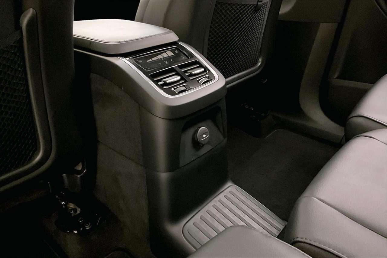 2024 Volvo XC90 CORE BRIGHT PHEV - CLIMATE - PANORAMIC SUNROOF / P thumb 25