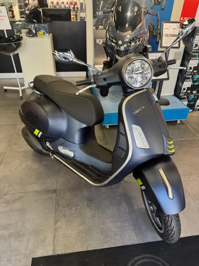 Vespa GTS Super Sport Modrá - 2