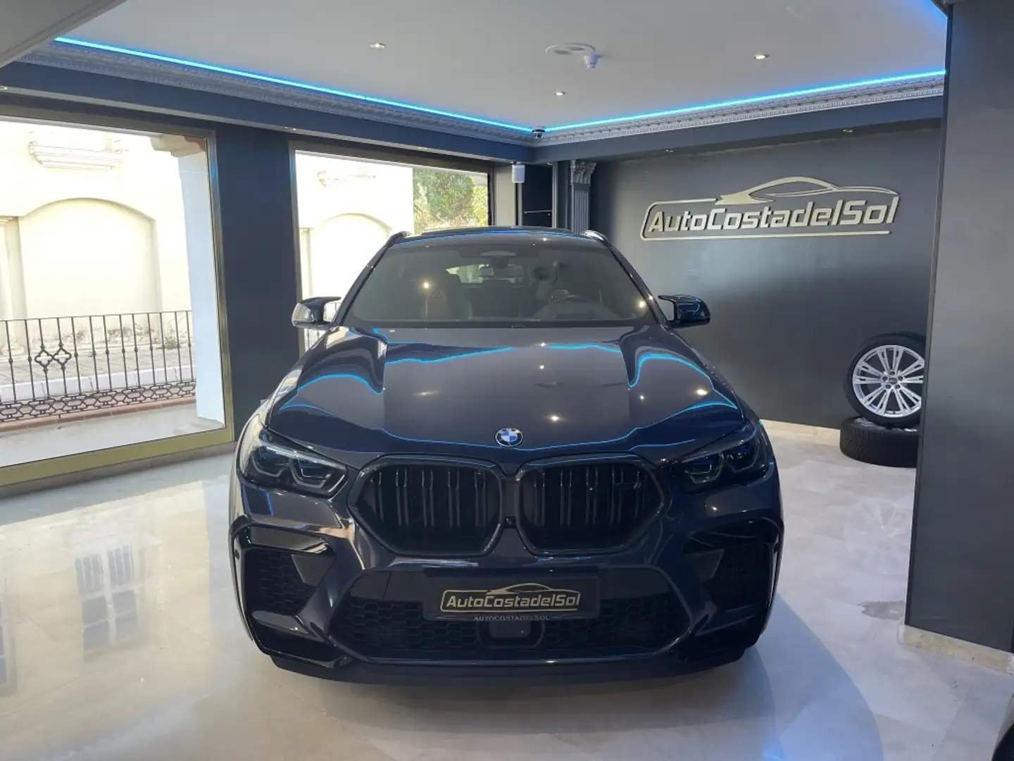 BMW X6 M Competition Blauw - 1