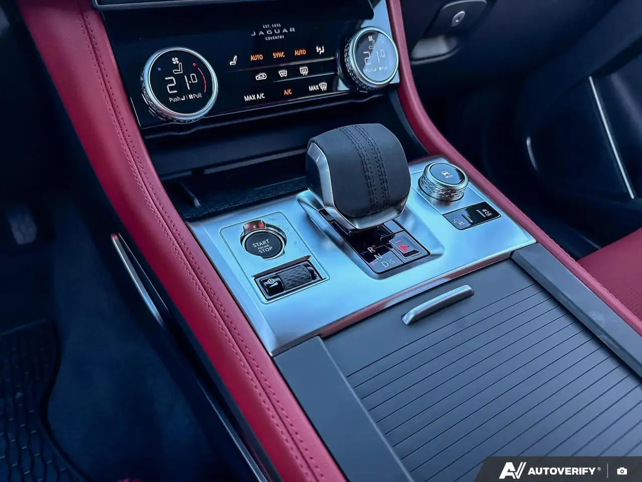 Jaguar F-Pace снимка Jaguar F-Pace