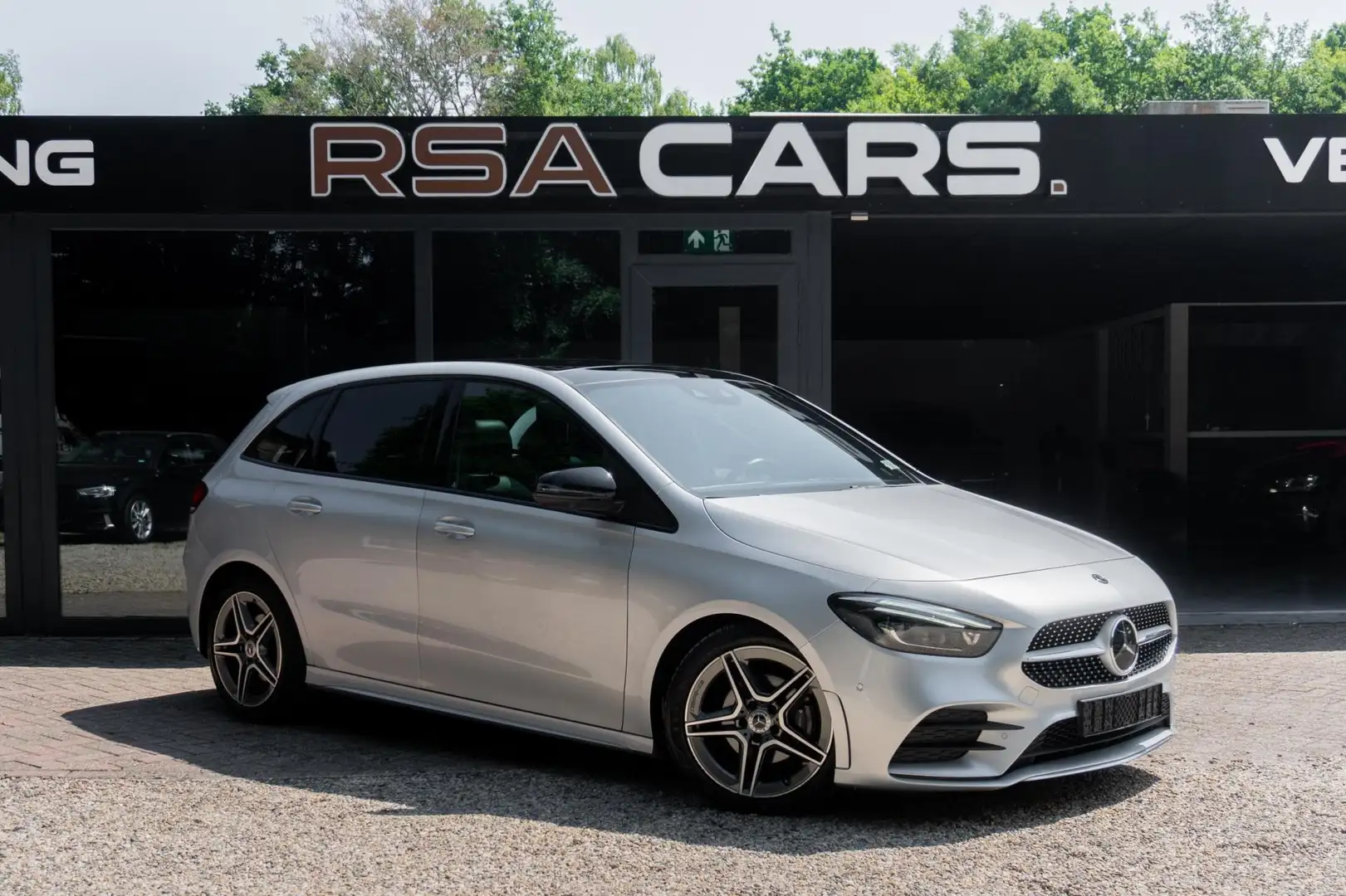 Mercedes-Benz B 200 Premium Plus Zilver - 1