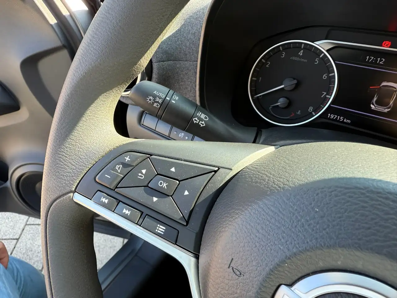 Nissan Juke 1.0 DIG-T Acenta Navi Winter Sitzheizung 10