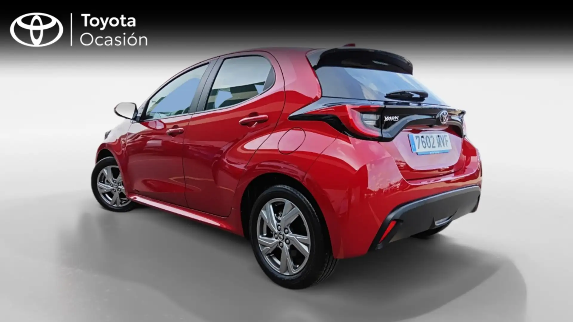 Toyota Yaris BERLINA CON PORTON 1.5 VVT-I HEV ACTIVE PLUS 116 5 Rojo - 2