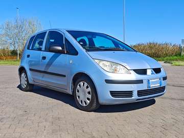 Colt VIII 2004 5p 1.1 12v Inform c/clima