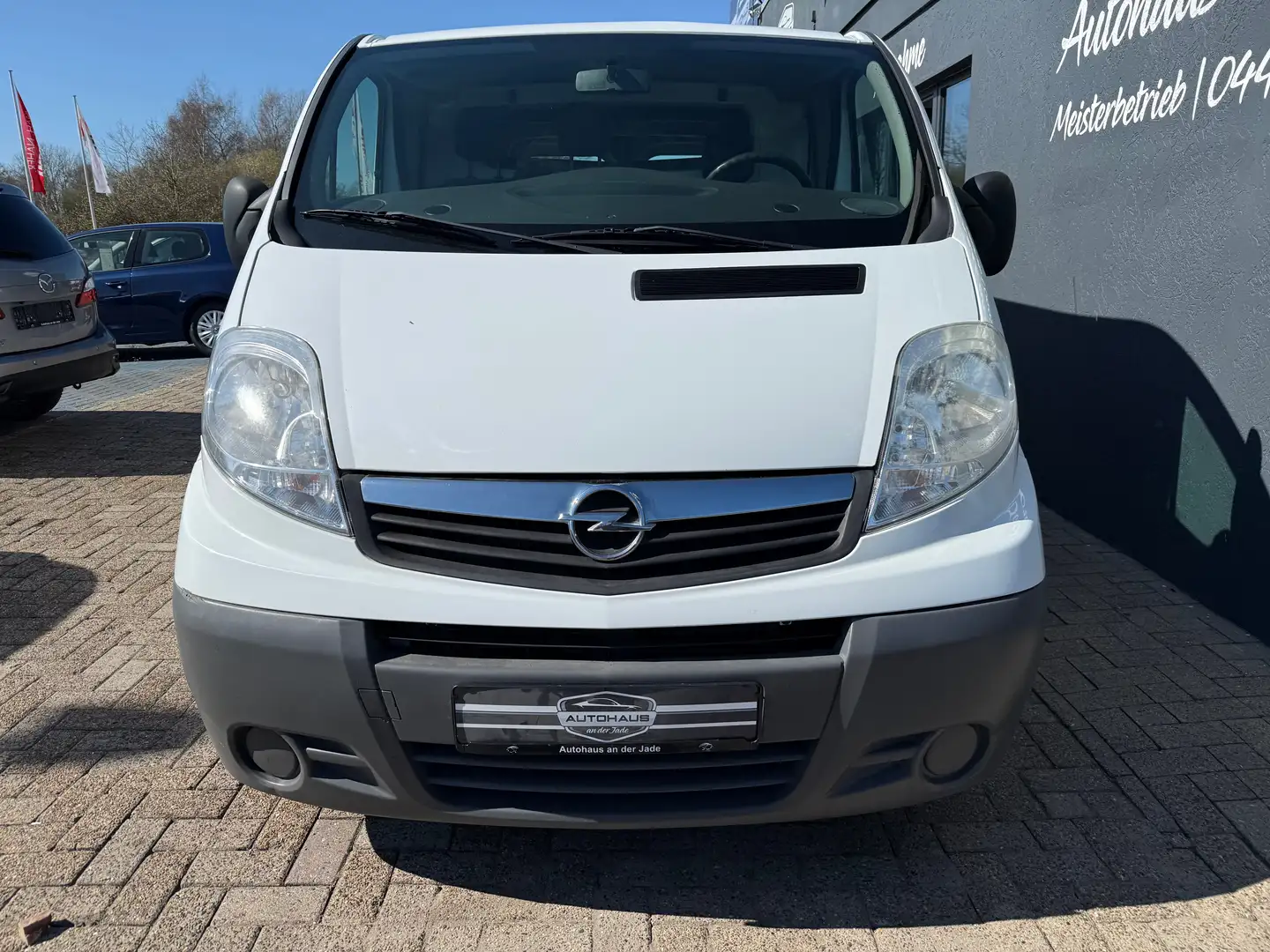 Opel Vivaro Kasten L1H1 2,7t*Klima*BT*HU/AU NEU*1.Hand*G.Zusta Weiß - 2