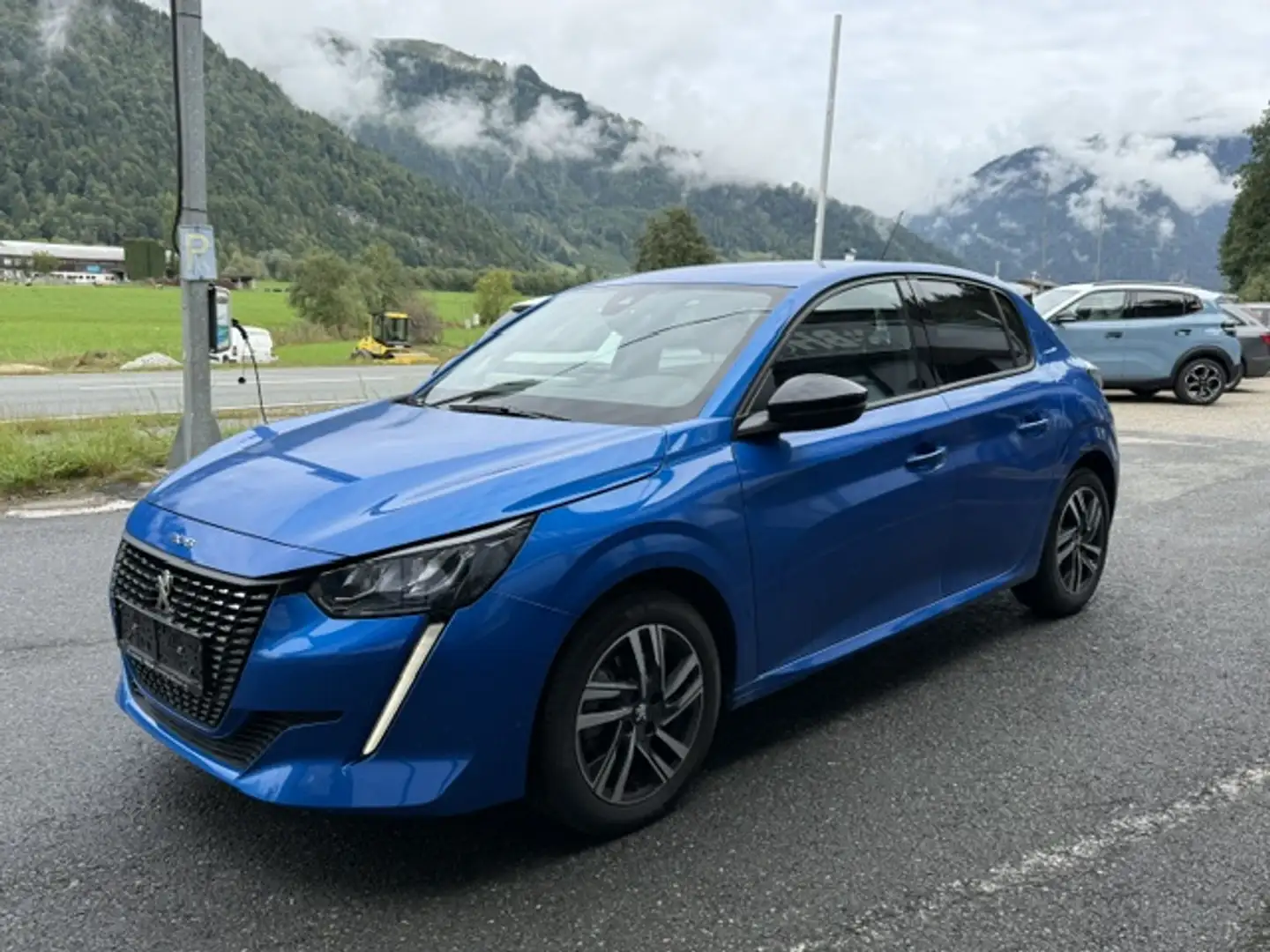 Peugeot 208 Allure Pure Tech 100 EAT8 Blau - 1