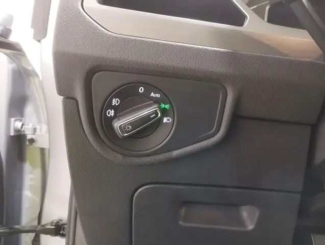 Volkswagen Touran view 12