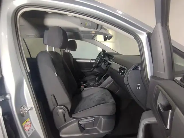 Volkswagen Touran view 5
