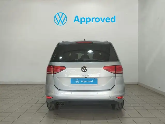 Volkswagen Touran view 10