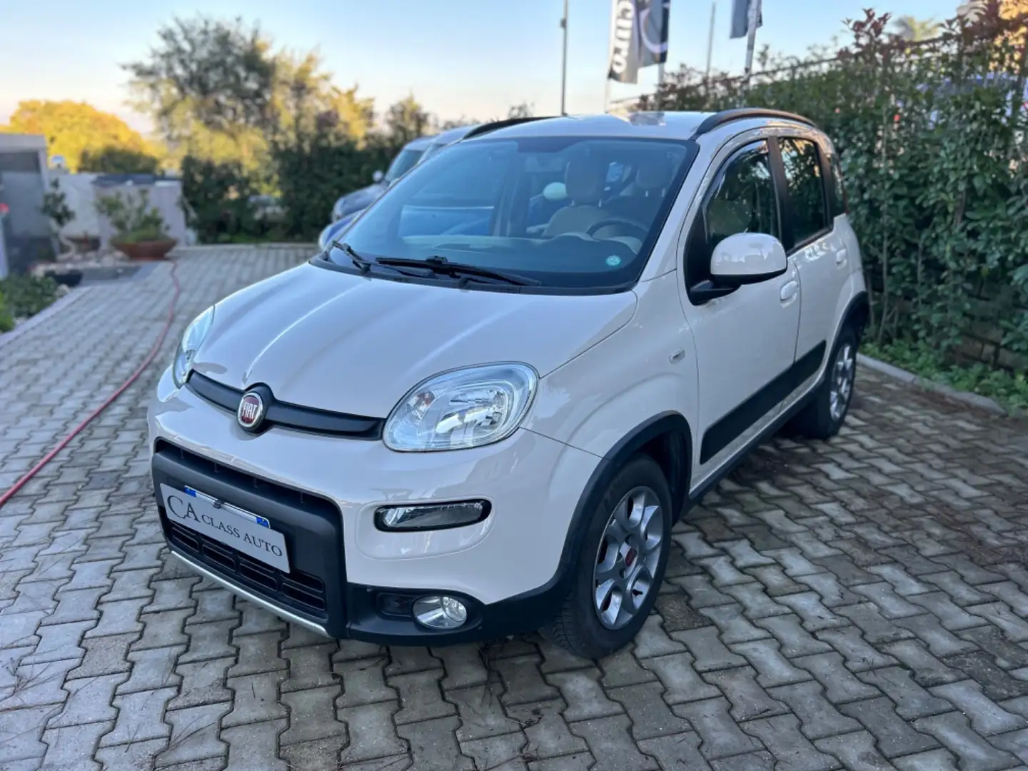 Fiat Panda Panda 0.9 TwinAir Turbo Natural Power Trekking Beige - 1