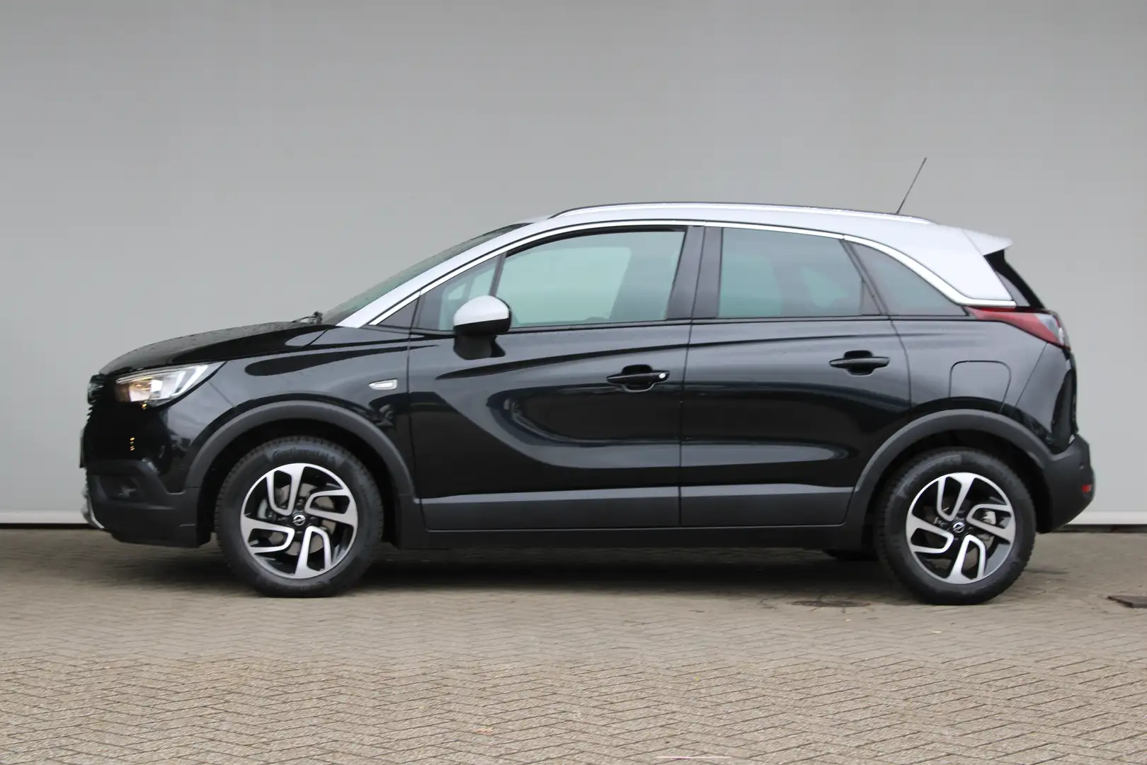 Opel Crossland X 1.2 Turbo Innovation | Achteruitrijcamera | Comfor Zwart - 2