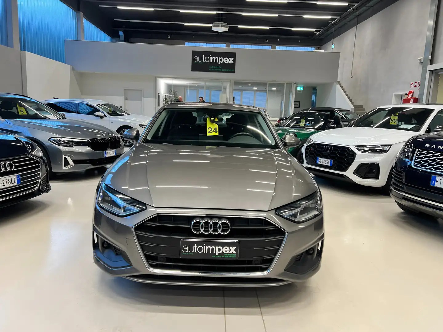 Audi A4 Berlina 30 2.0 tdi mhev 136cv S-TRONIC Grijs - 2