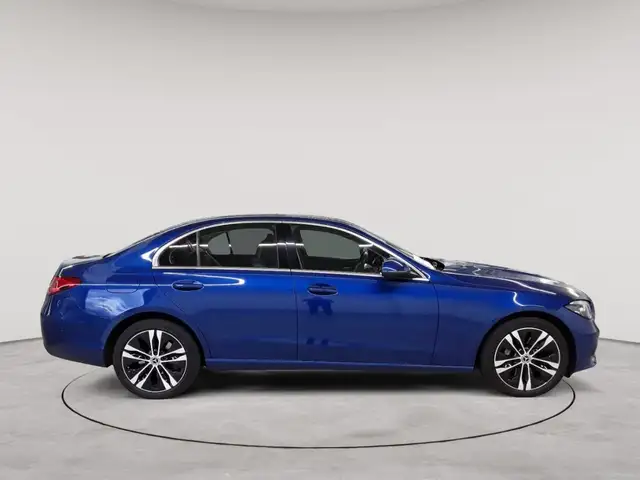 Mercedes-Benz C-Class view 3