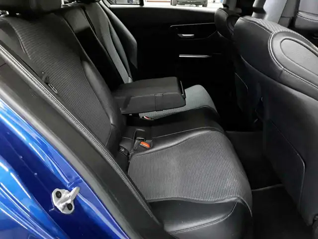 Mercedes-Benz C-Class view 14