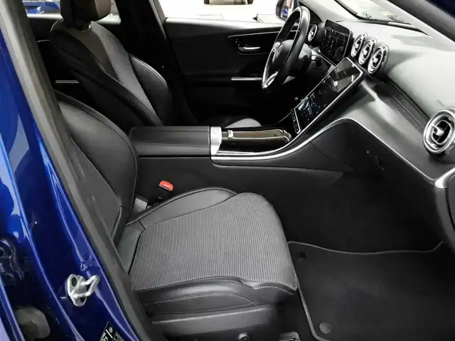 Mercedes-Benz C-Class view 8