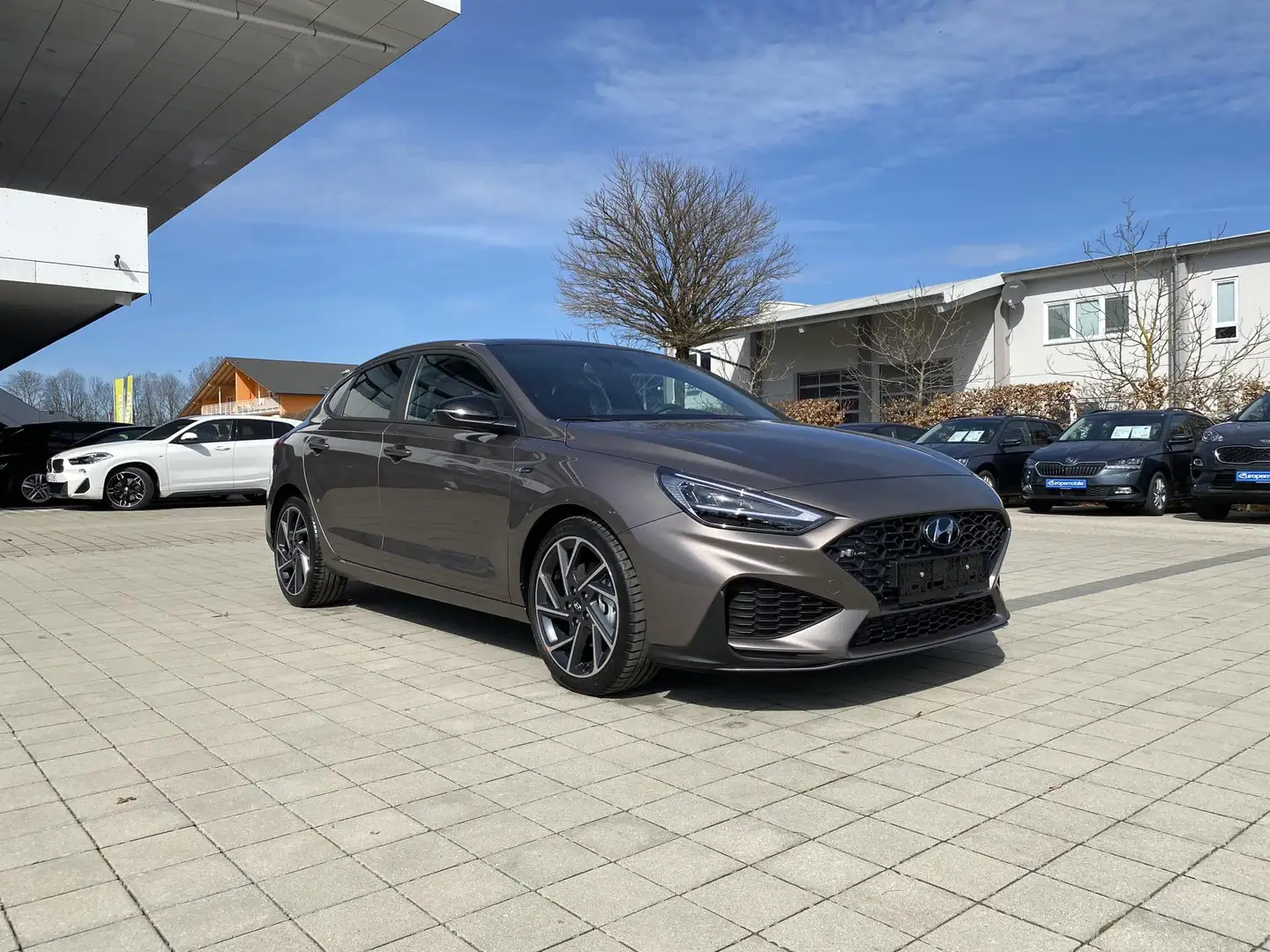 Hyundai i30 Fastback N Line Premium 1.5 T-GDI 48V-Mildhybri... Bronze - 1