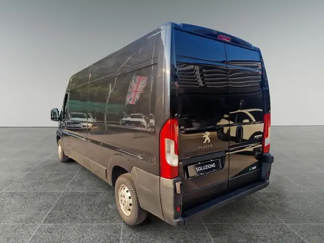 Peugeot Boxer view 2