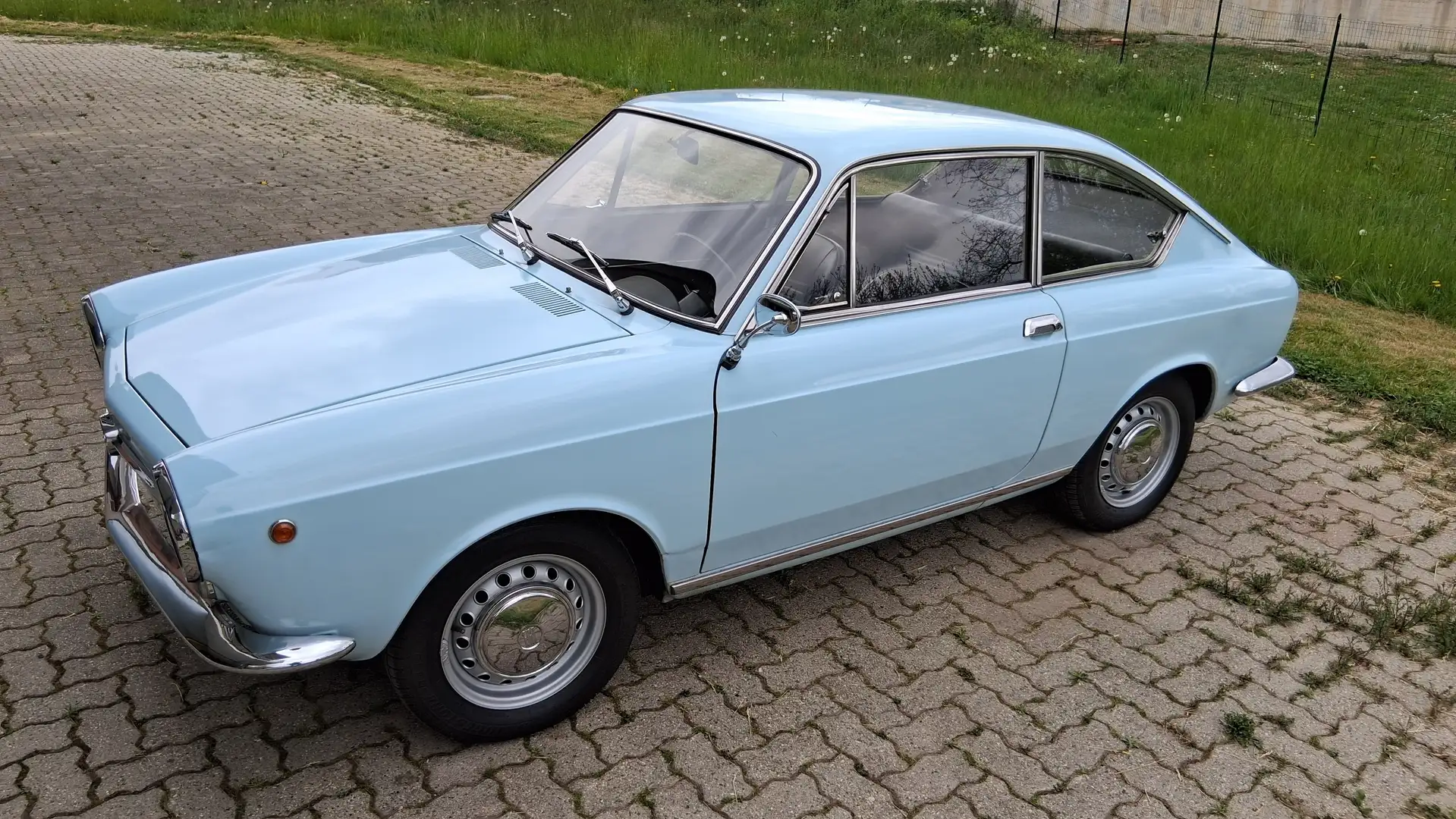 Fiat 850 Coupé Azul - 2