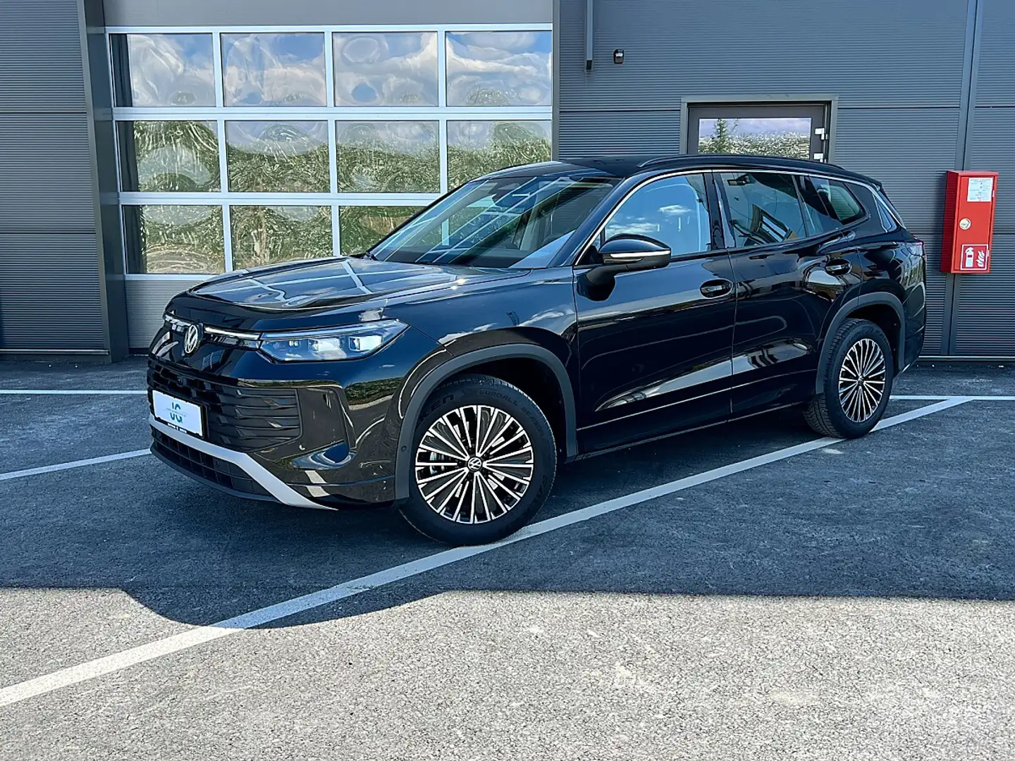 Volkswagen Tayron 1,5 eTSI DSG * AHK * 7 SITZE * 360° Kamera Schwarz - 1