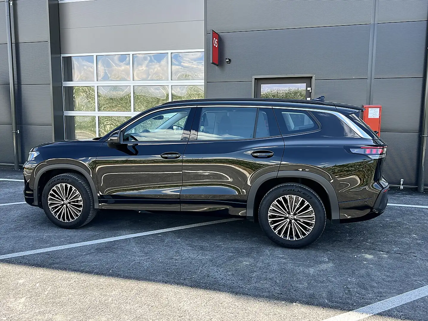 Volkswagen Tayron 1,5 eTSI DSG * AHK * 7 SITZE * 360° Kamera Schwarz - 2