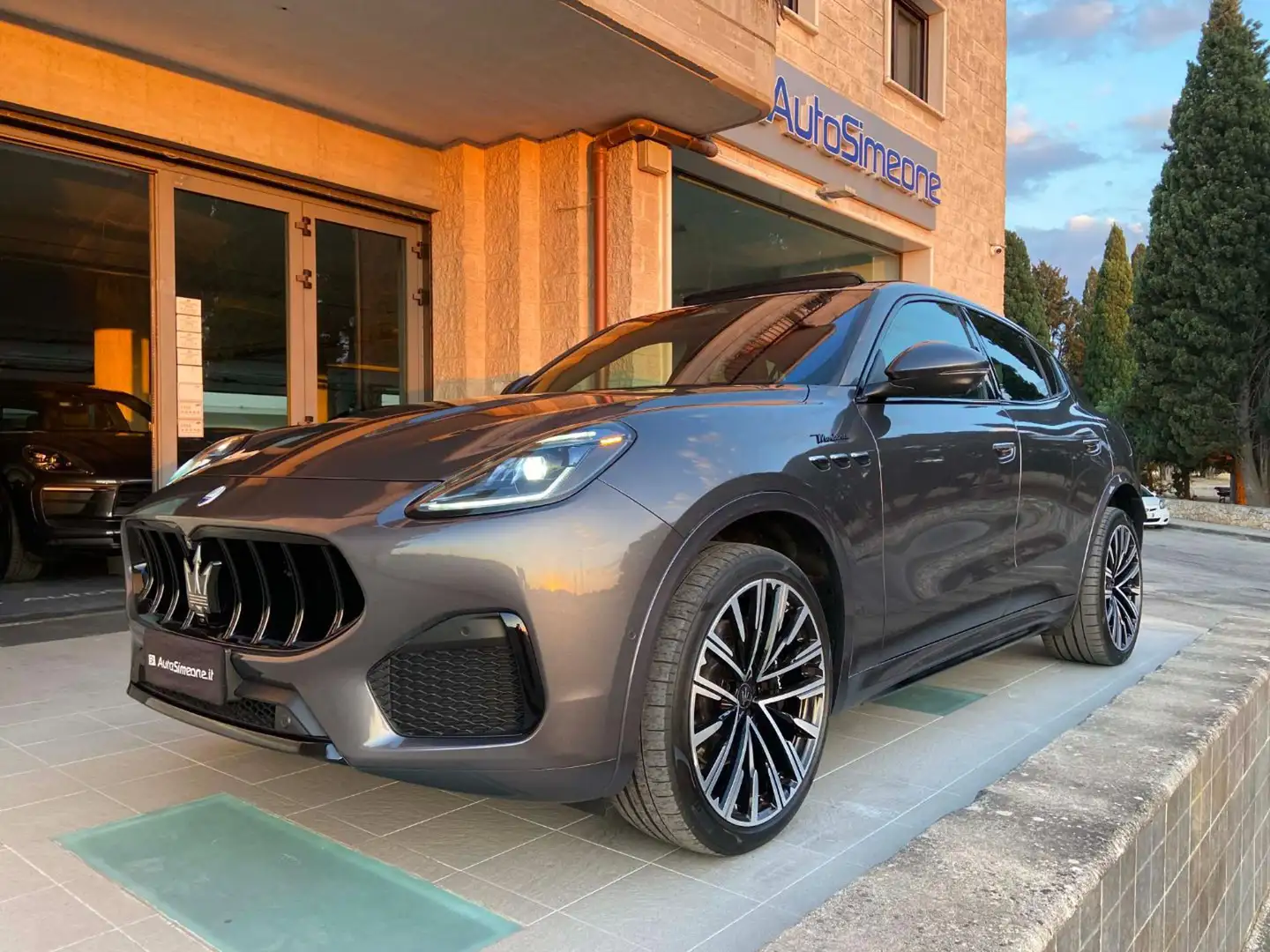 Maserati Grecale Grecale MHEV 330 CV Modena TETTO APR/PAN Grigio - 1