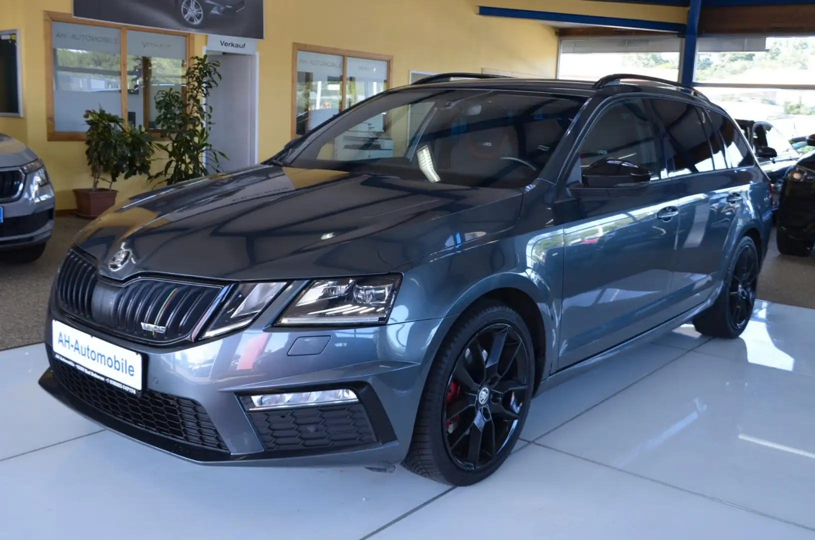 Skoda Octavia Combi RS AUTOMATIK / XENON / NAVI / PDC Grau - 1
