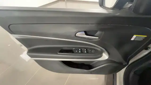 Jeep Avenger view 12