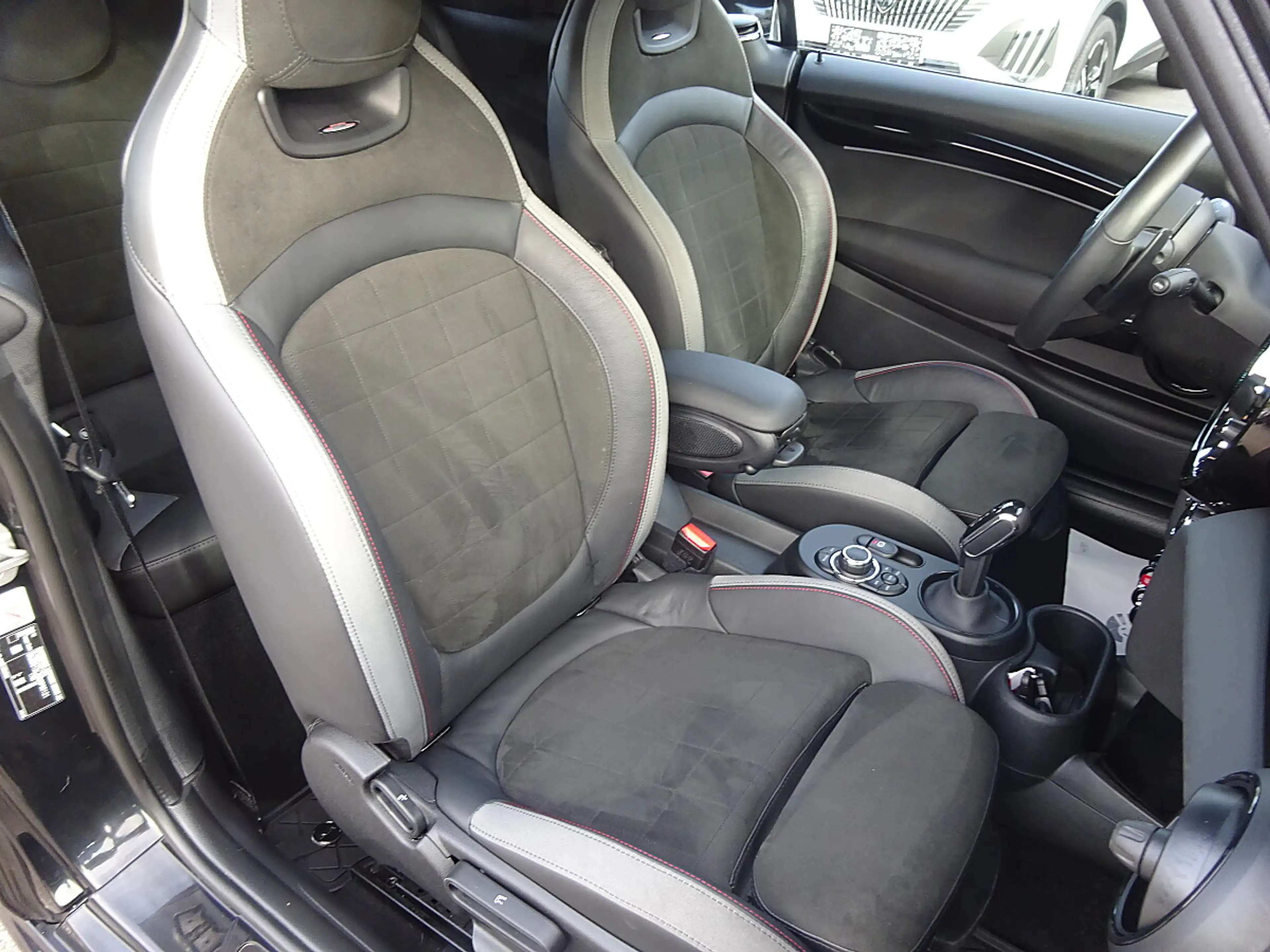 MINI John Cooper Works Cabrio MINI John Cooper Works Cabrio Aut. — photo 4