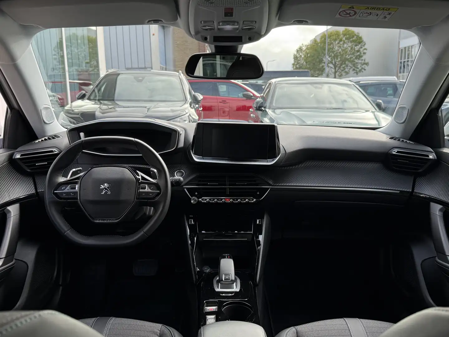 Peugeot 2008 1.2 PureTech Allure Automaat Weiß - 2