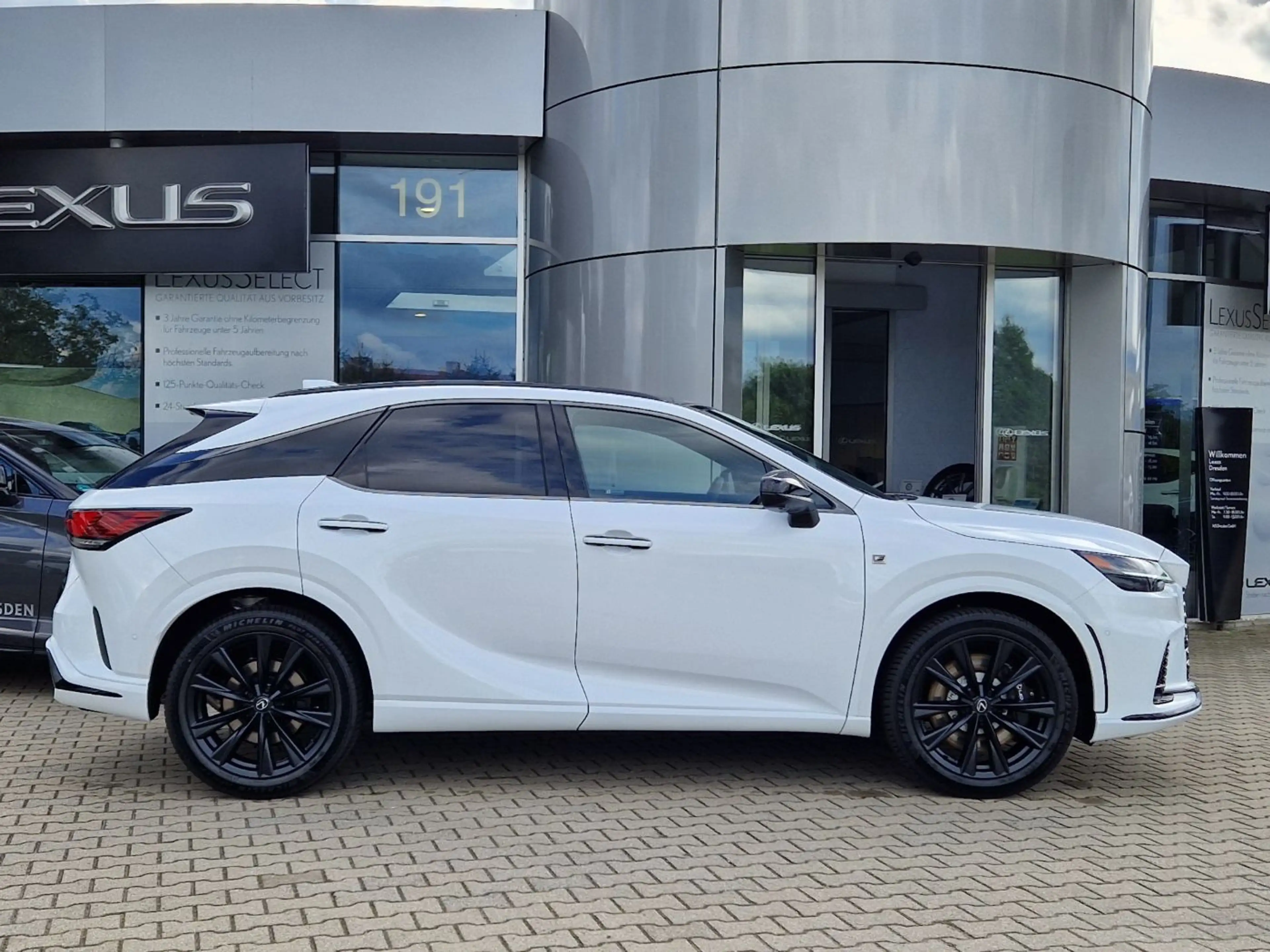 Lexus RX 500h F-Sport Performance Mark Leivinson Pano — photo 4