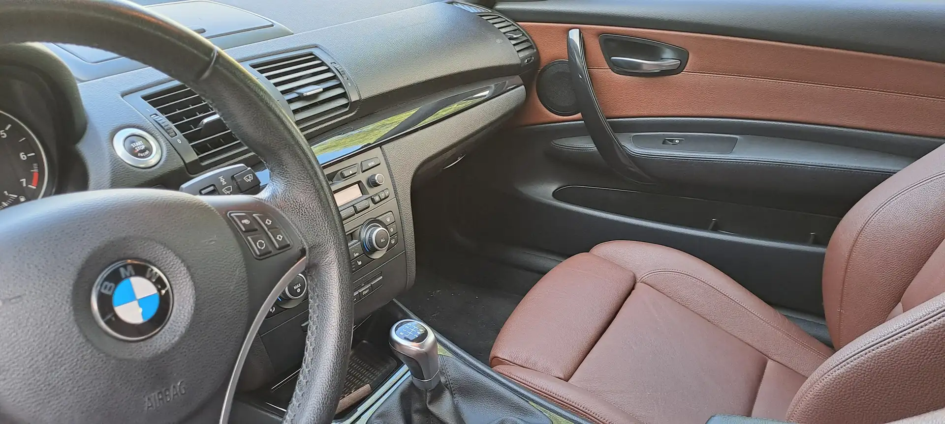 BMW 118 118i Cabrio Schwarz - 2