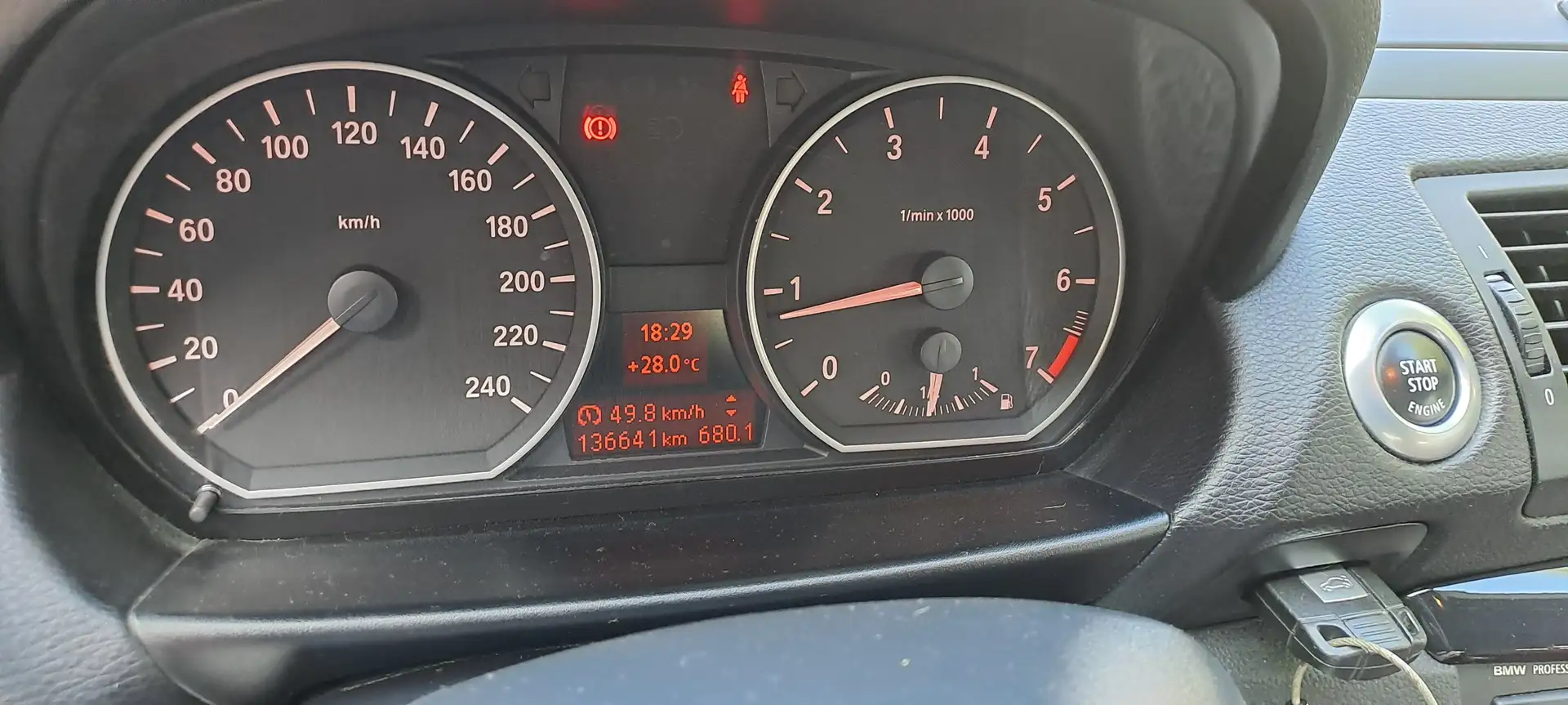 BMW 118 118i Cabrio Schwarz - 1