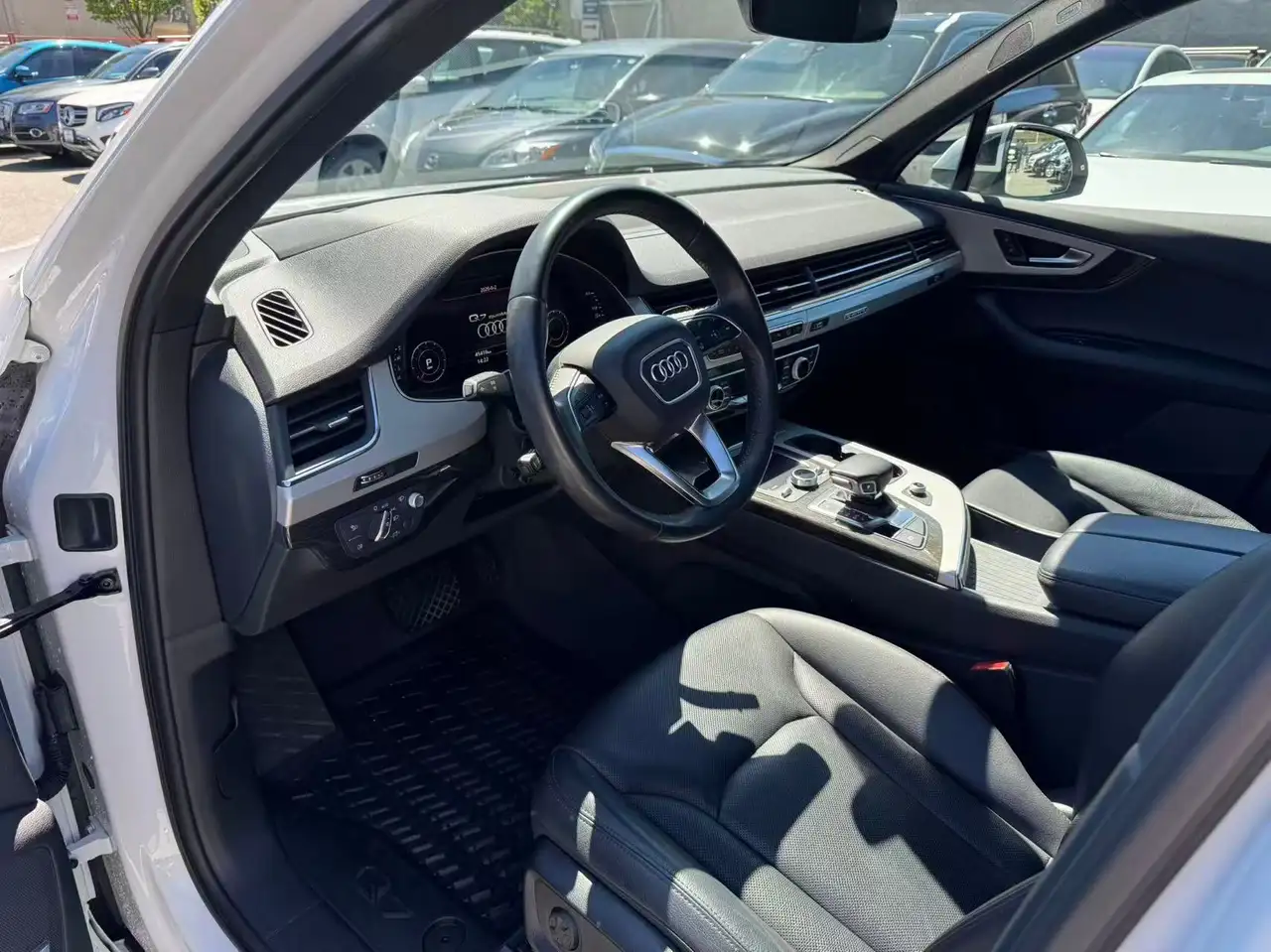 Audi Q7 photo Audi Q7