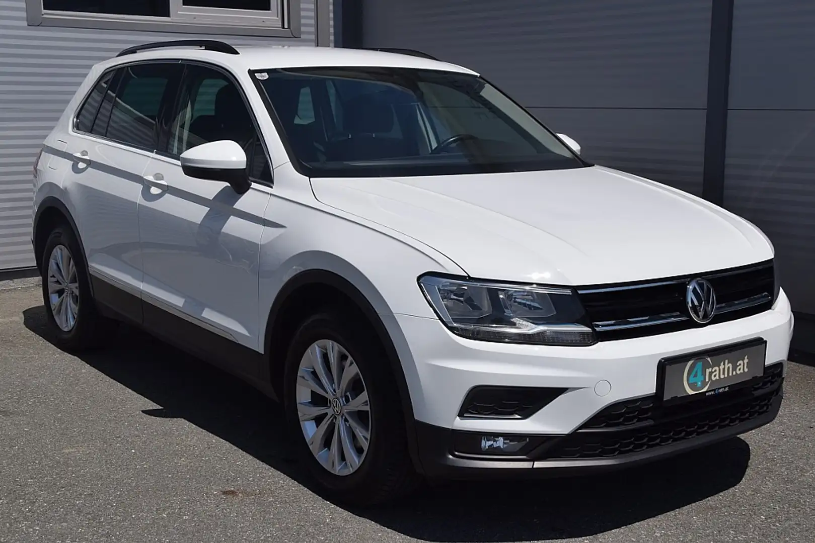 Volkswagen Tiguan 2,0 TDI SCR 4Motion ACC Weiß - 2