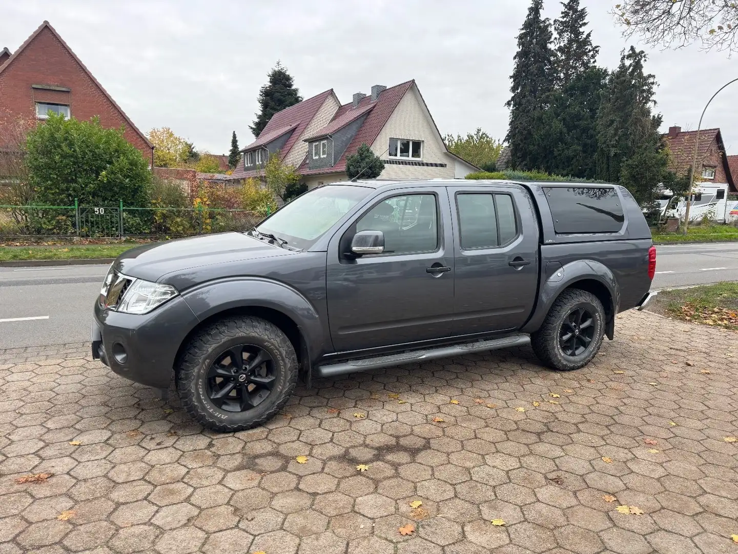 Nissan Navara 2.5 DoubleCab 4X4 Euro5 *Hardtop*1.Ha*Top Blau - 1