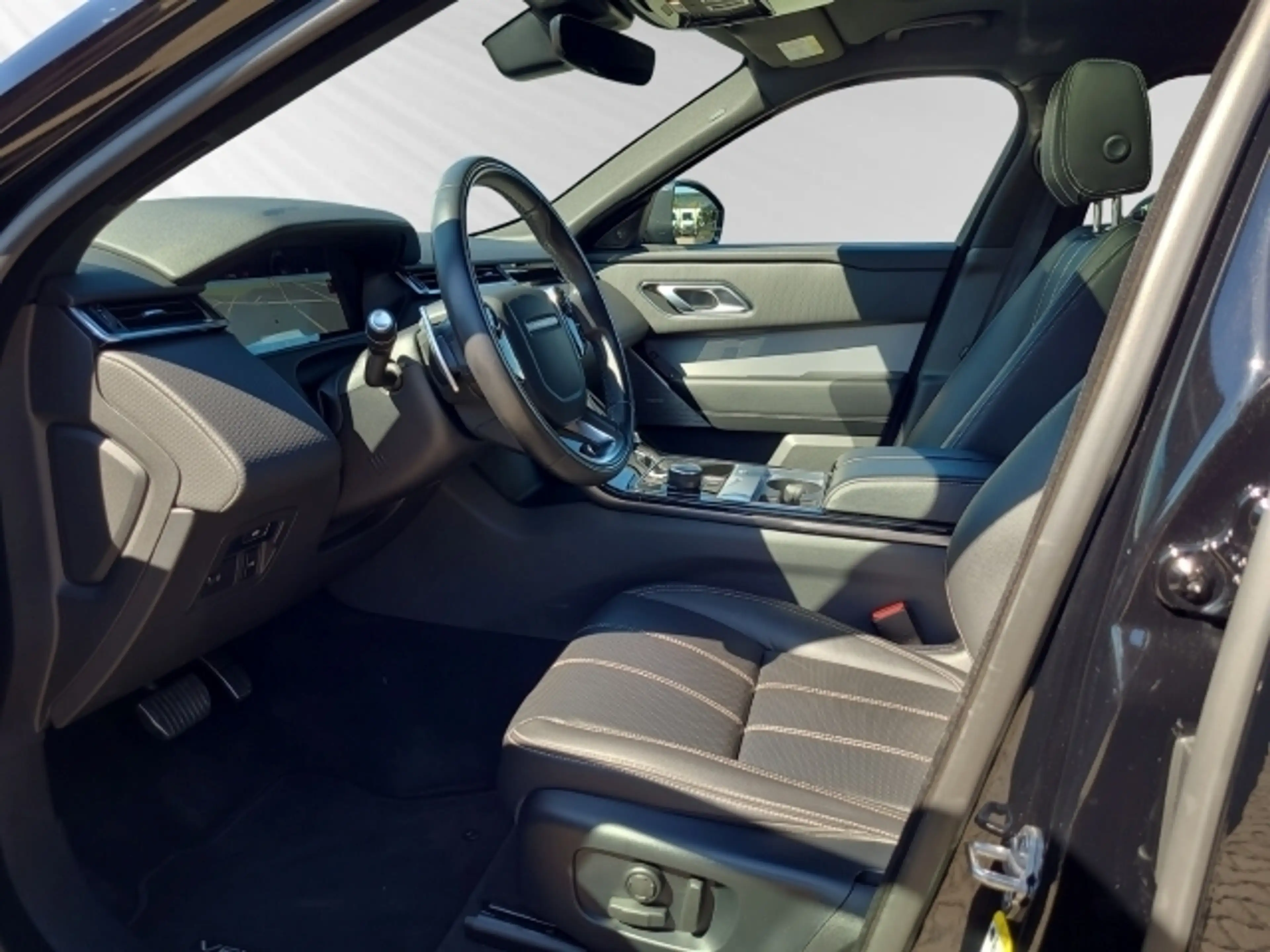 Land Rover Range Rover Velar D300 R-Dynamic SE — photo 7