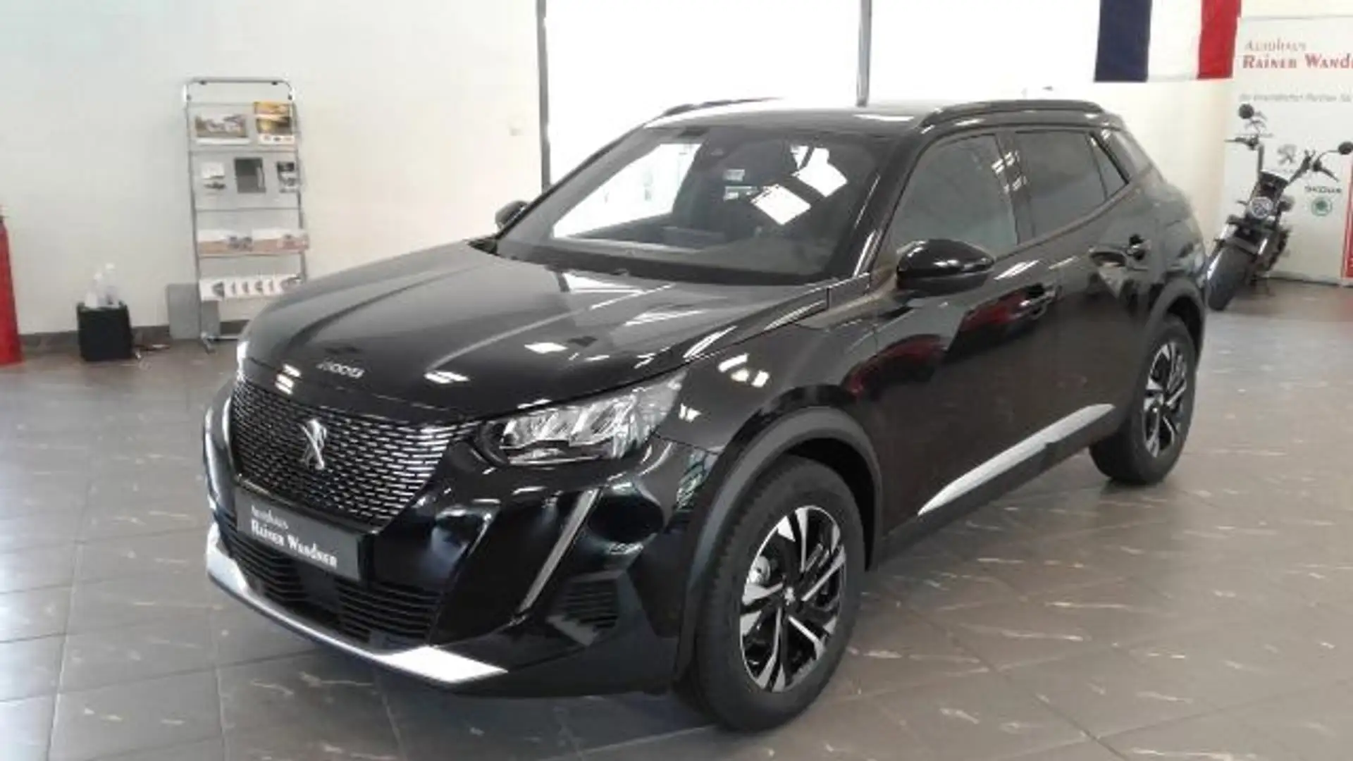 Peugeot 2008 Elektro Active Schwarz - 1