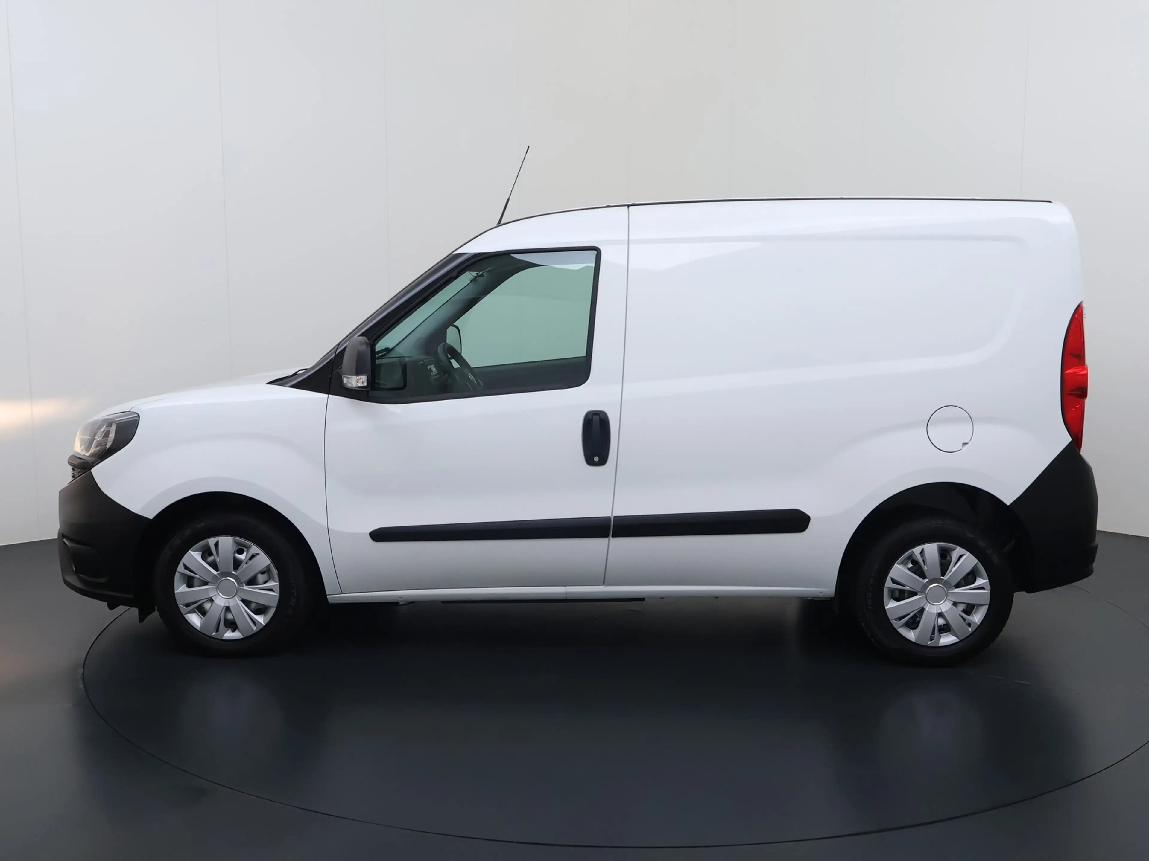 Fiat Doblo Cargo 1.6 MJ L1H1, 3 Persoons!, 105PK! EX-LEASE — photo 2