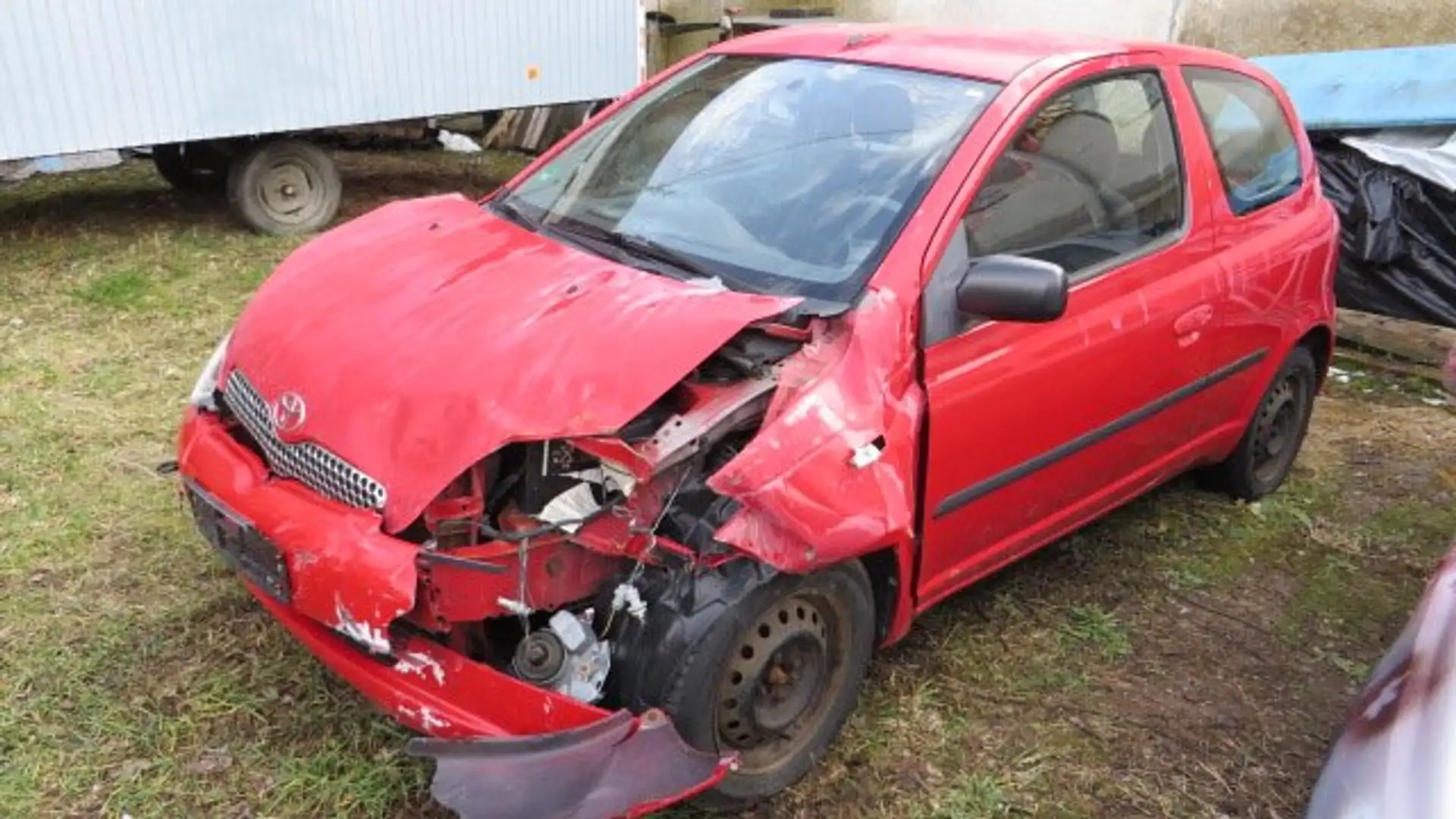 Toyota Yaris 1.3 linea sol Rot - 1