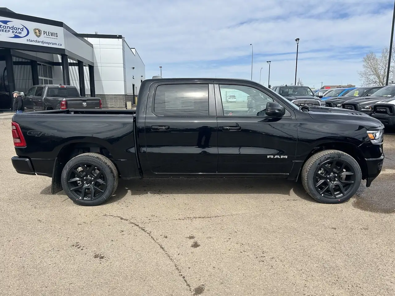 RAM 1500 снимка RAM 1500