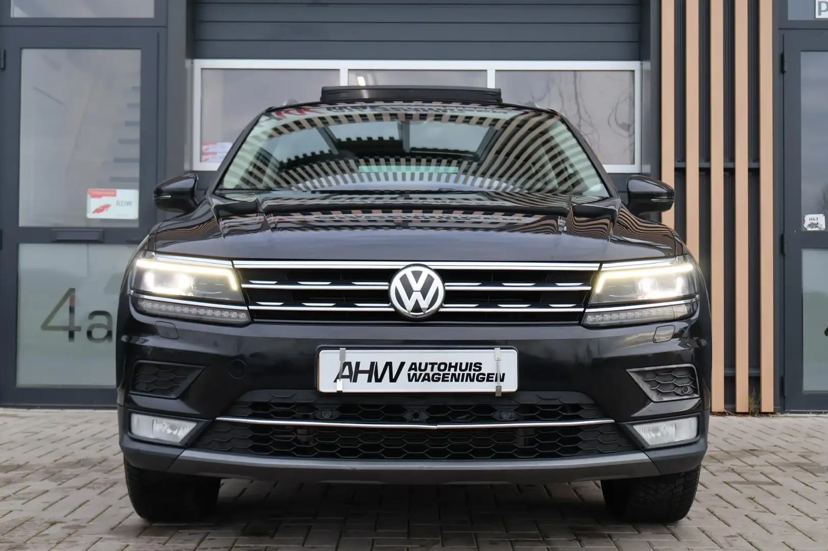 Volkswagen Tiguan 2.0 TSI 4M. Highline Gris - 2