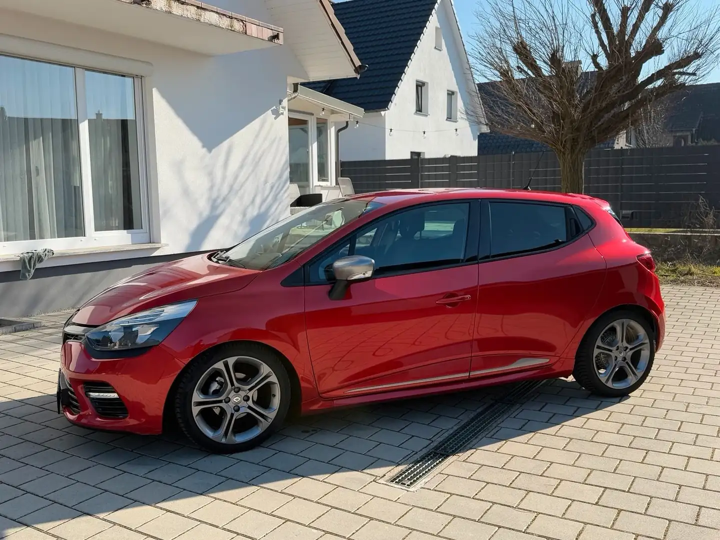 Renault Clio Rood - 1