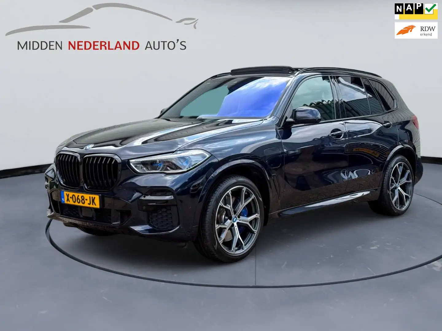BMW X5 XDrive45e High Executive * HARMAN KARDON * PANORAM Noir - 1