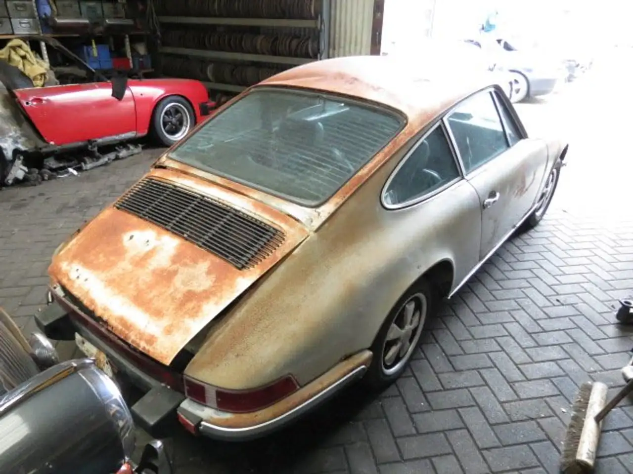Porsche 911 T coupe opknapper, foto 7